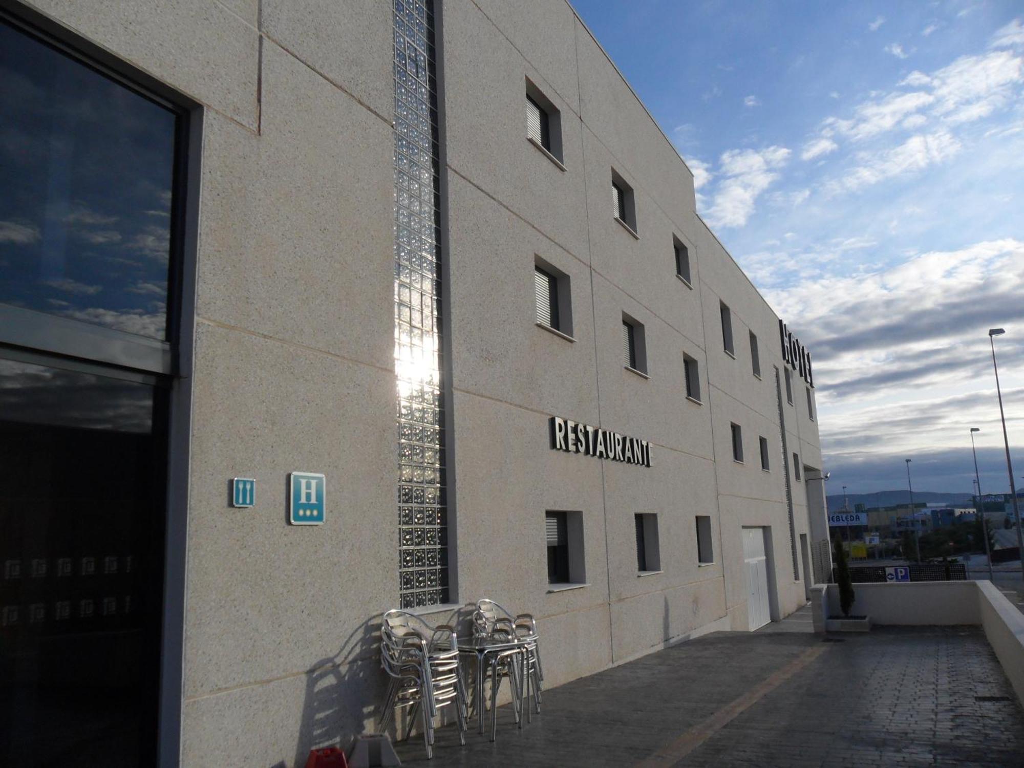 Hotel Lb Villa De Cuenca เกว็งกา ภายนอก รูปภาพ