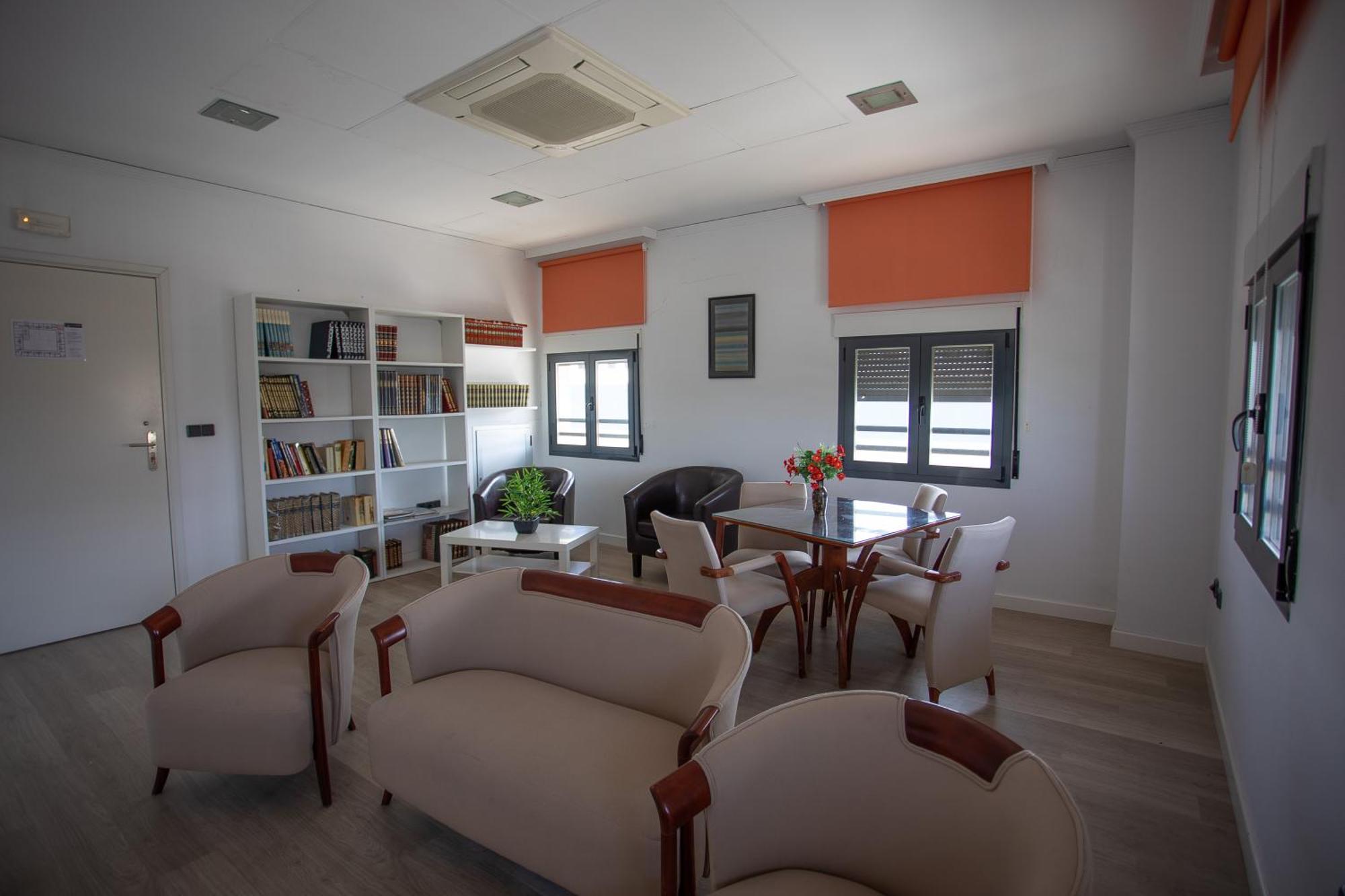 Hotel Lb Villa De Cuenca เกว็งกา ภายนอก รูปภาพ