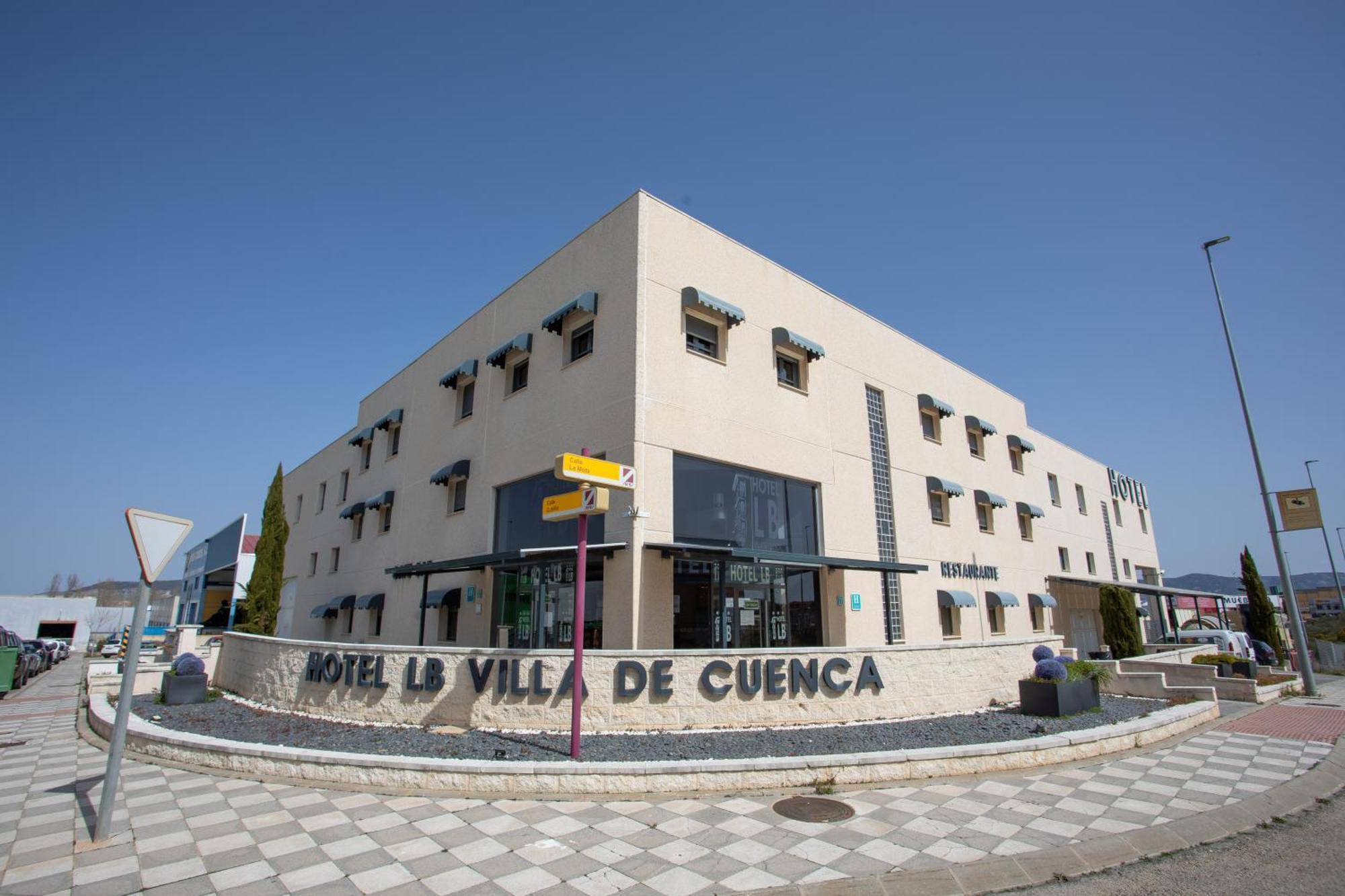 Hotel Lb Villa De Cuenca เกว็งกา ภายนอก รูปภาพ