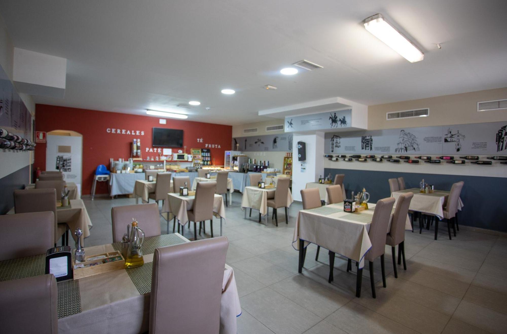 Hotel Lb Villa De Cuenca เกว็งกา ภายนอก รูปภาพ