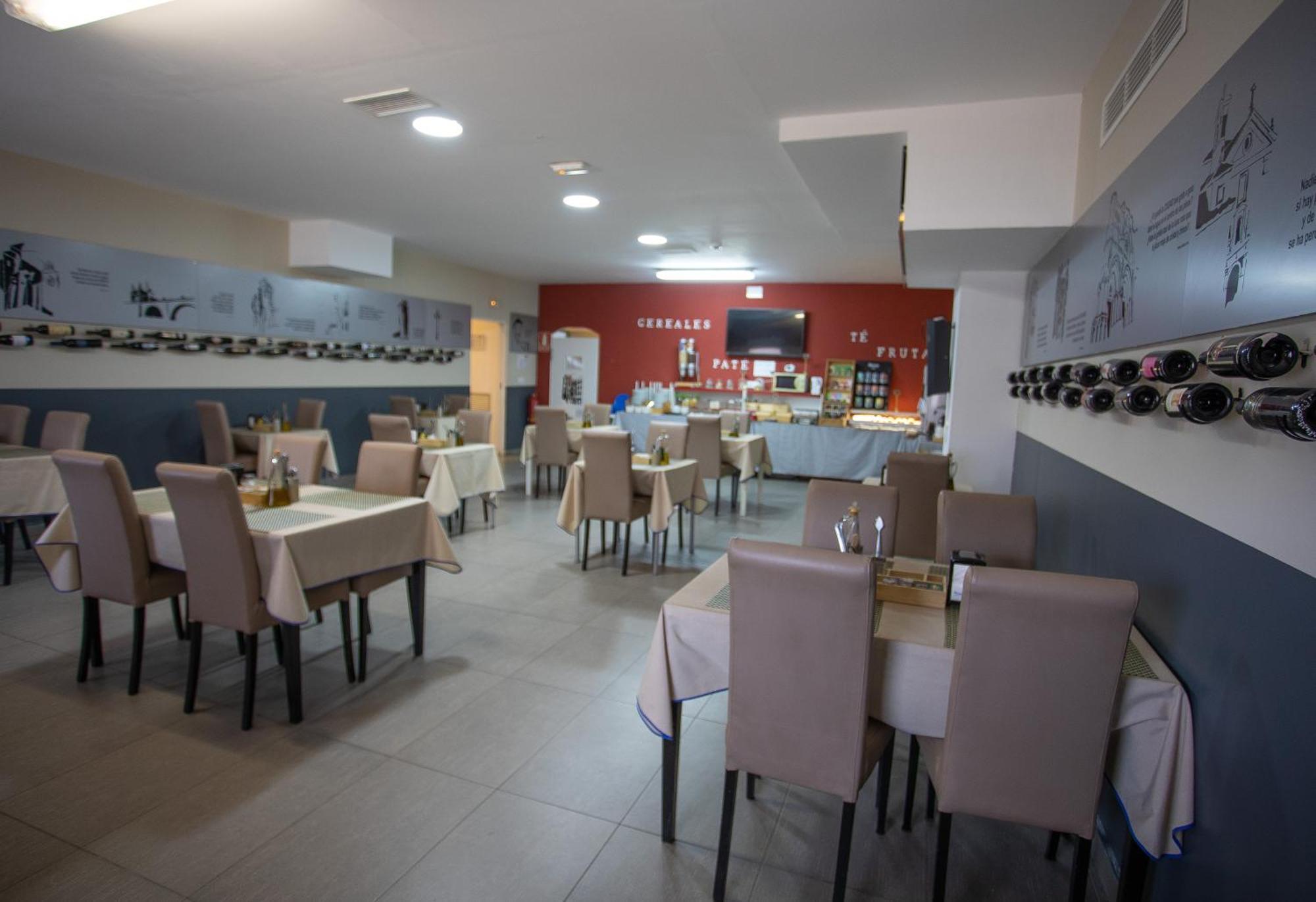 Hotel Lb Villa De Cuenca เกว็งกา ภายนอก รูปภาพ