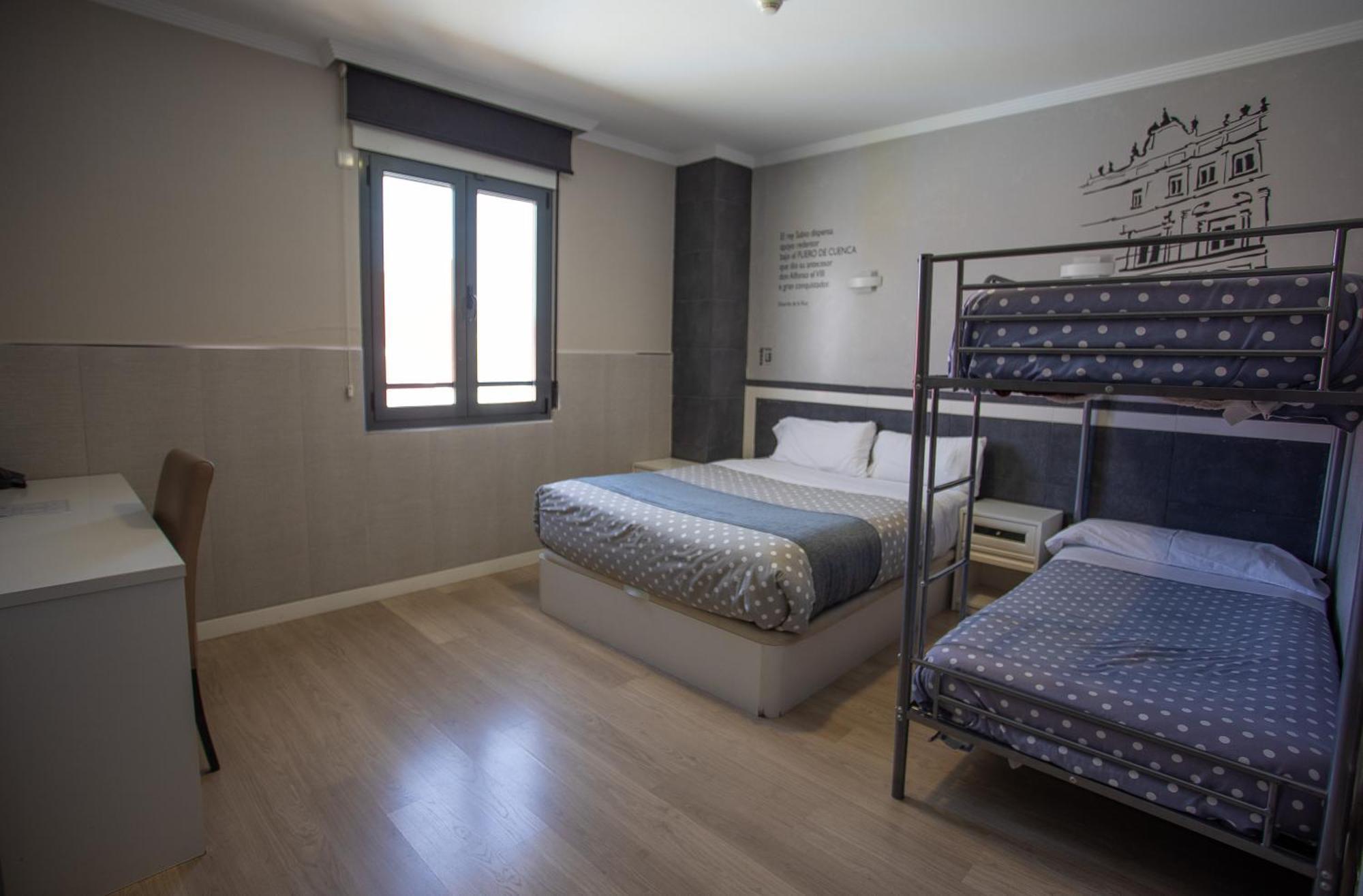 Hotel Lb Villa De Cuenca เกว็งกา ภายนอก รูปภาพ
