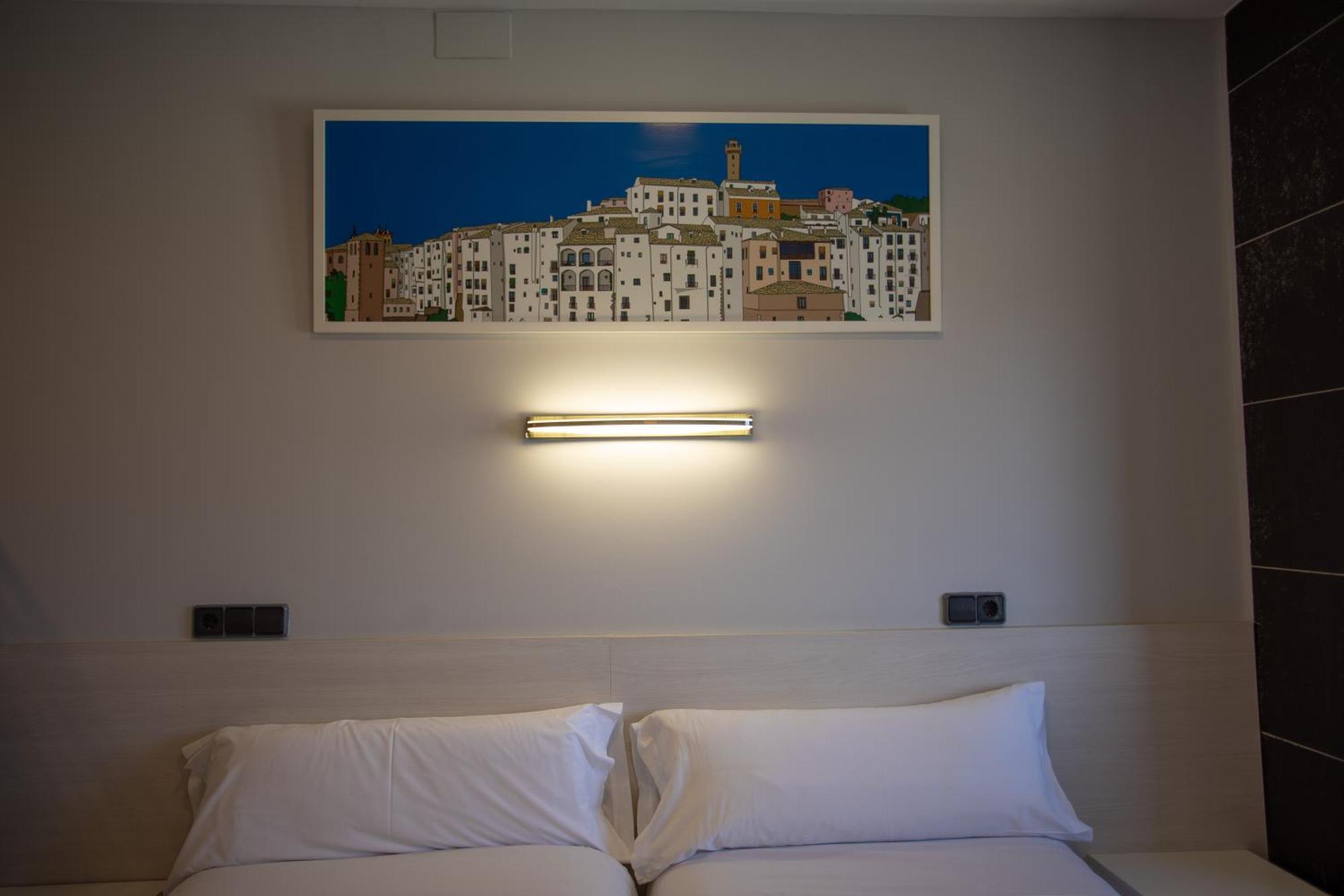 Hotel Lb Villa De Cuenca เกว็งกา ภายนอก รูปภาพ