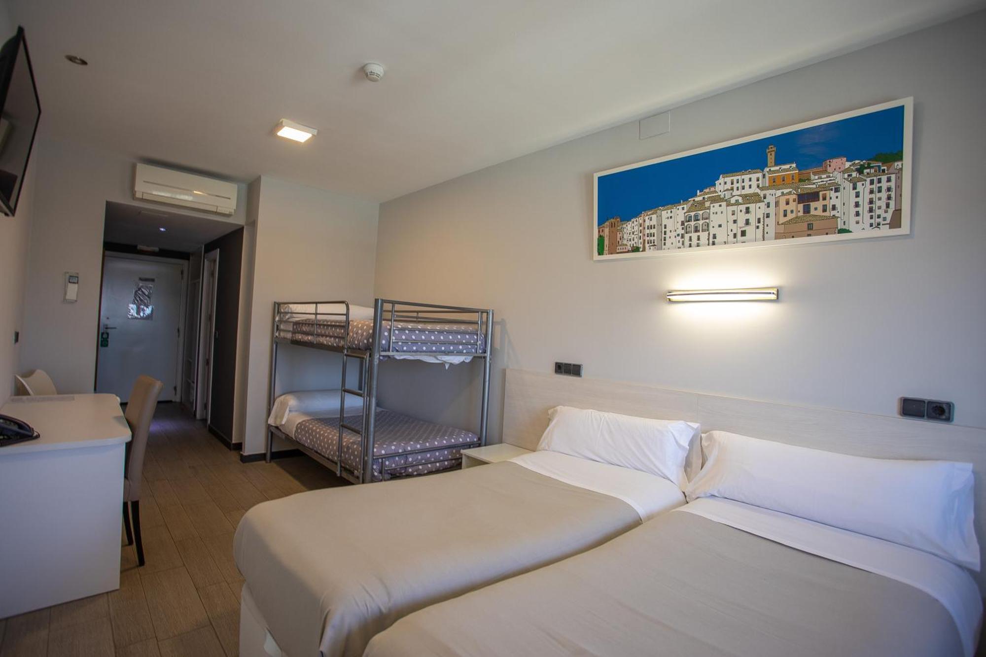Hotel Lb Villa De Cuenca เกว็งกา ภายนอก รูปภาพ