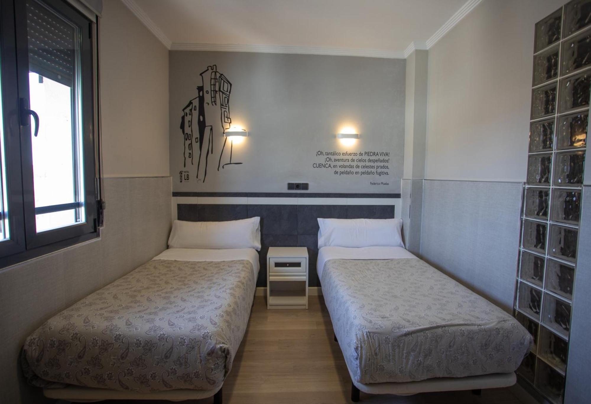Hotel Lb Villa De Cuenca เกว็งกา ภายนอก รูปภาพ