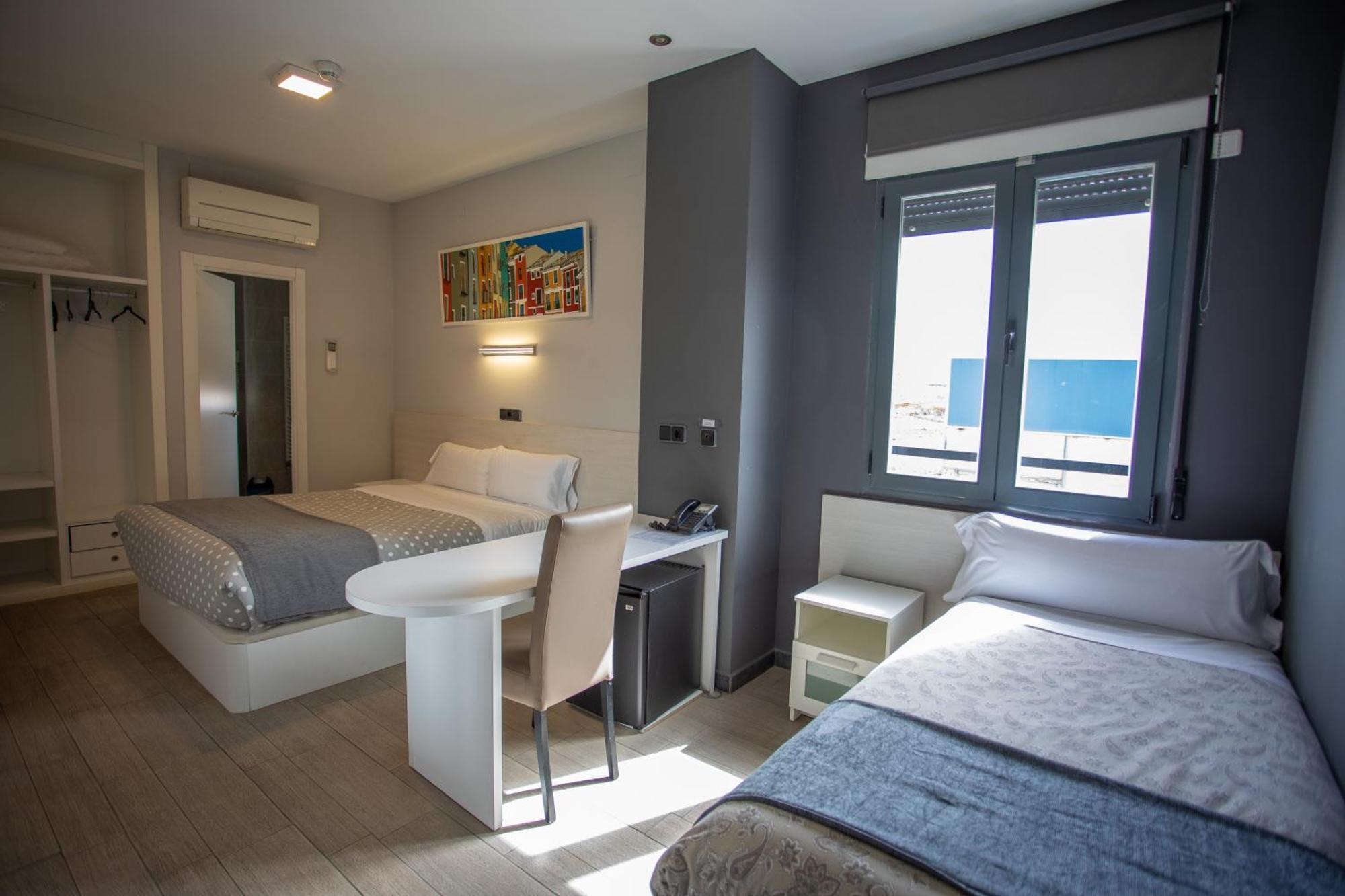 Hotel Lb Villa De Cuenca เกว็งกา ภายนอก รูปภาพ